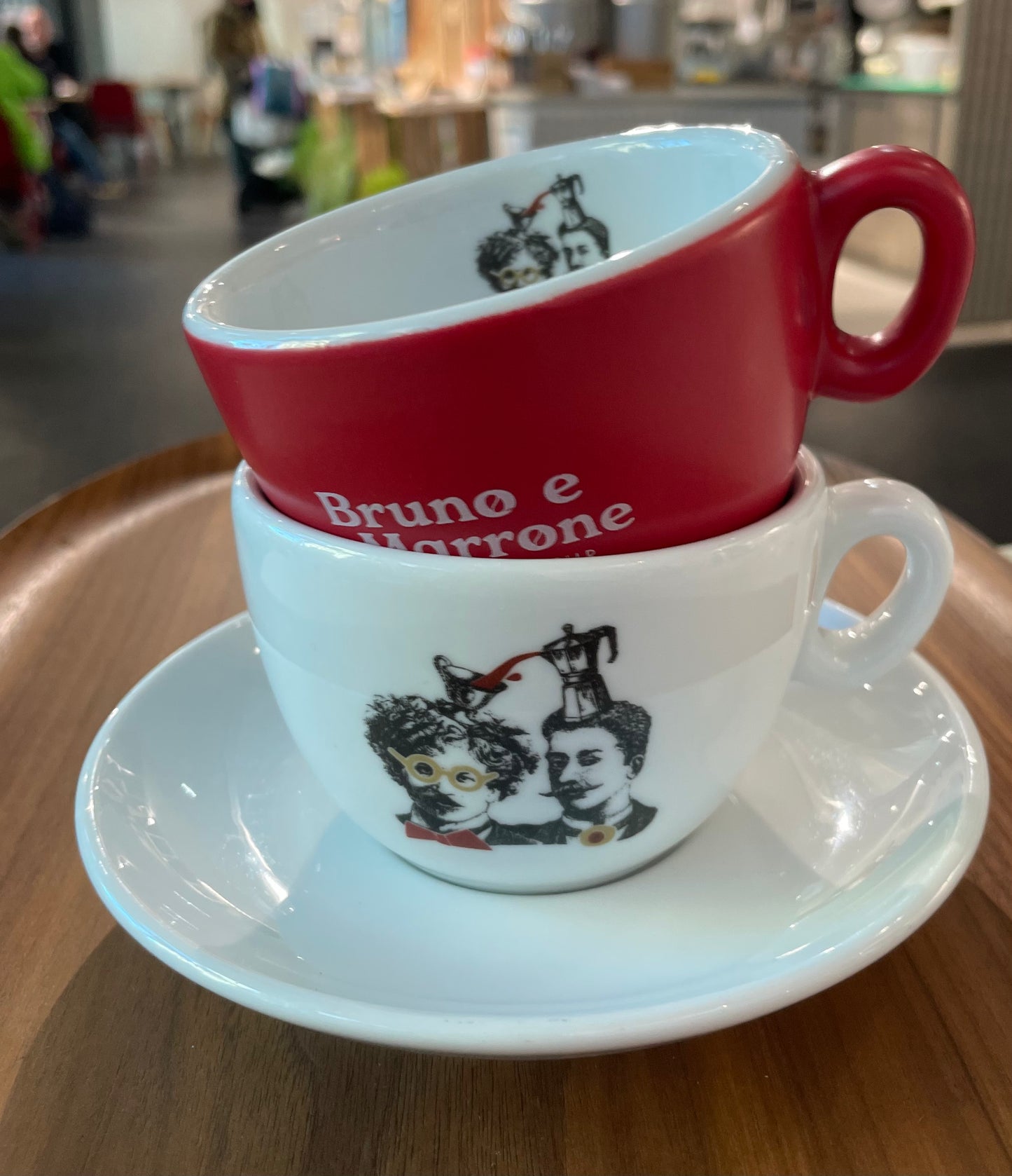 Cappuccinotasse weiß mit Untertasse und Bruno e Marrone Logo