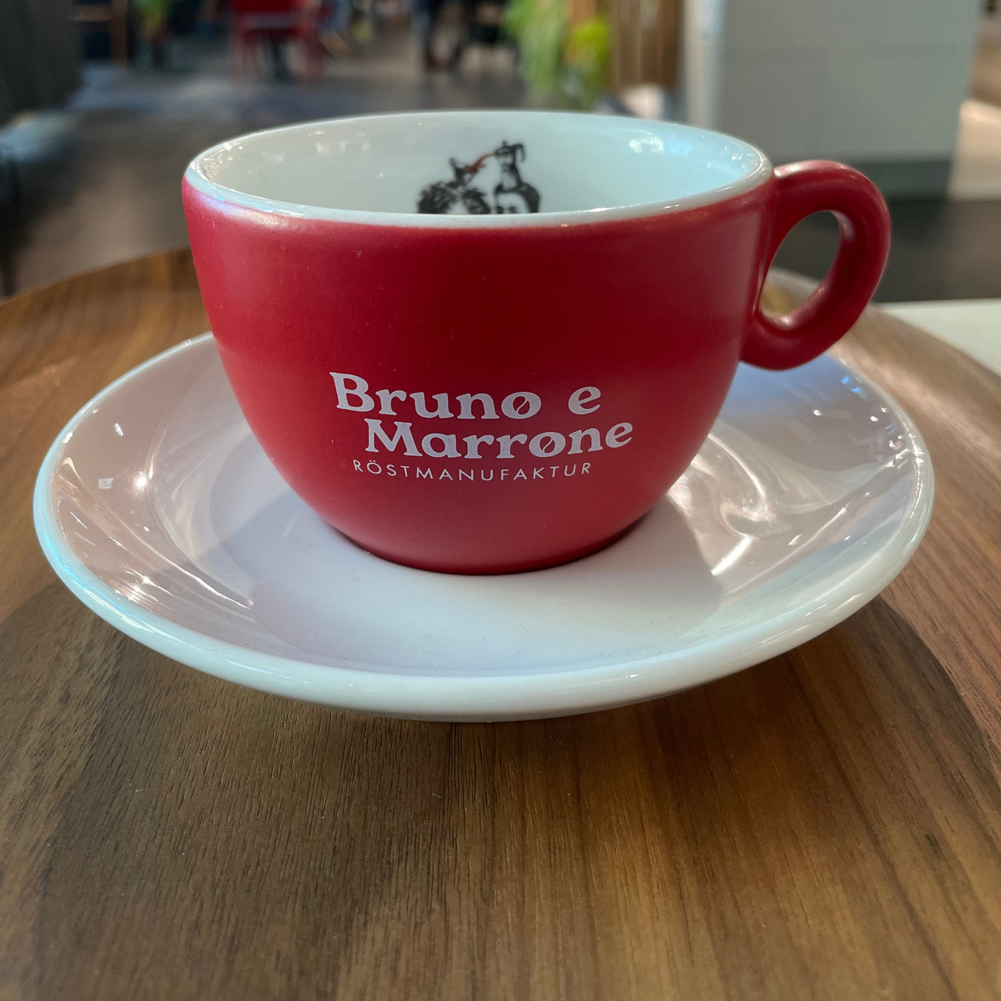 Cappuccinotasse rot mit Untertasse und Bruno e Marrone Logo